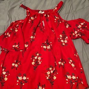 Nice off the shoulder top from Tj Max never worn. It’s a size small.